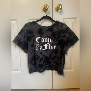 Como La Flor Cropped Graphic Tee